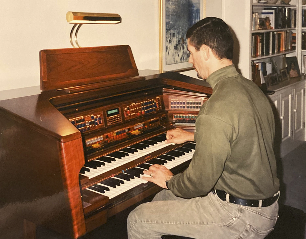 Will playing Bill's organ