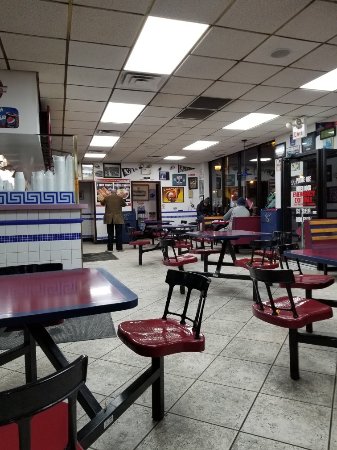 Windy City Gyros interior