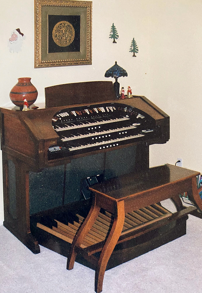 Conn 651 organ
