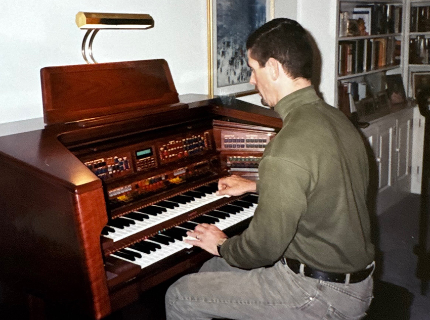 Will playing an Lowery theater organ